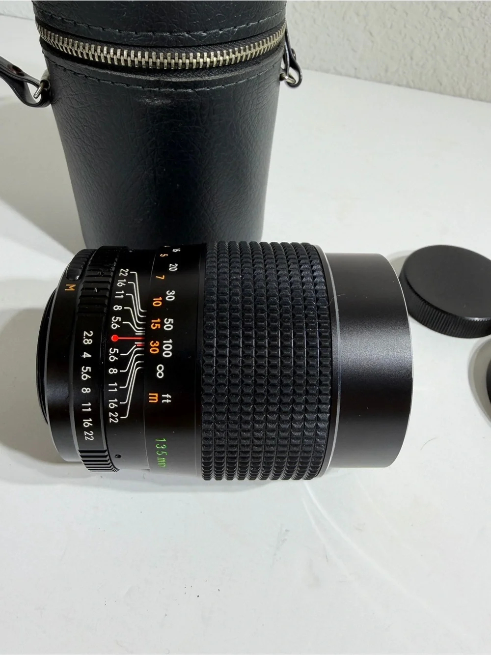 M42 Screw Mount Auto Chinon 135mm f/2.8 Standard Lens with Case